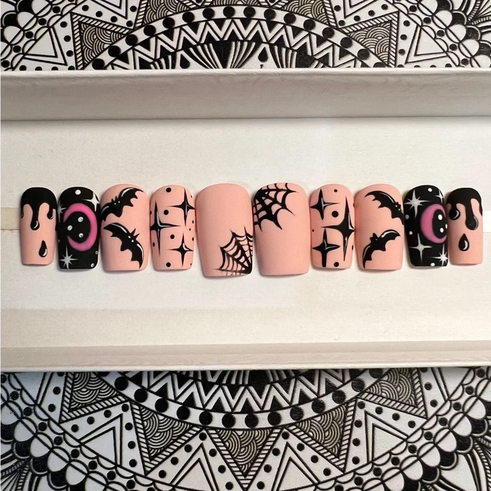 Custom press on nails - Picture 1 of 4
